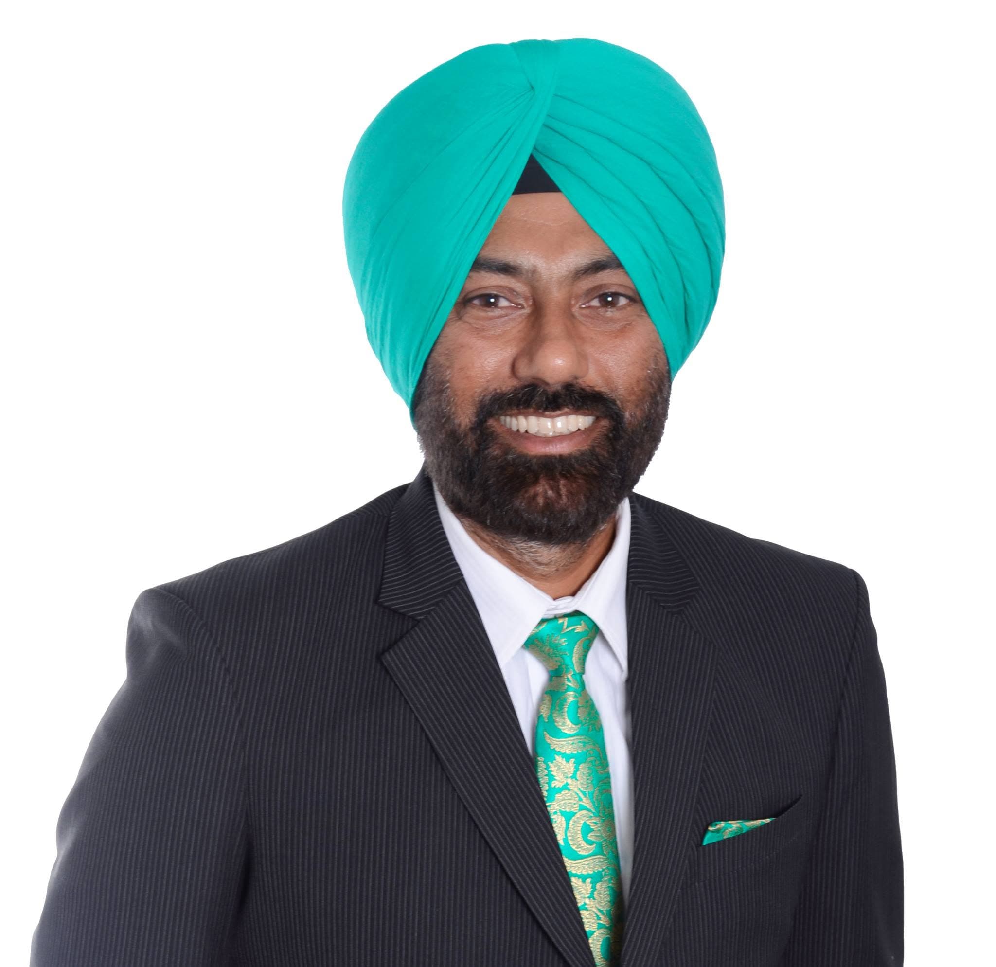 Jeet Gill, Ontario realtor with HomeLife Miracle Realty